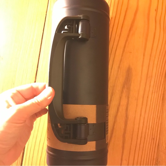 Hydraflow Black Insulated 54 Oz. Thermos, NWT, 14” - Picture 8 of 8